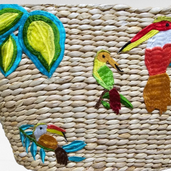 Pacific Paradise A World Traveler Collection Woven Straw Beach Tote - Picture 8 of 16